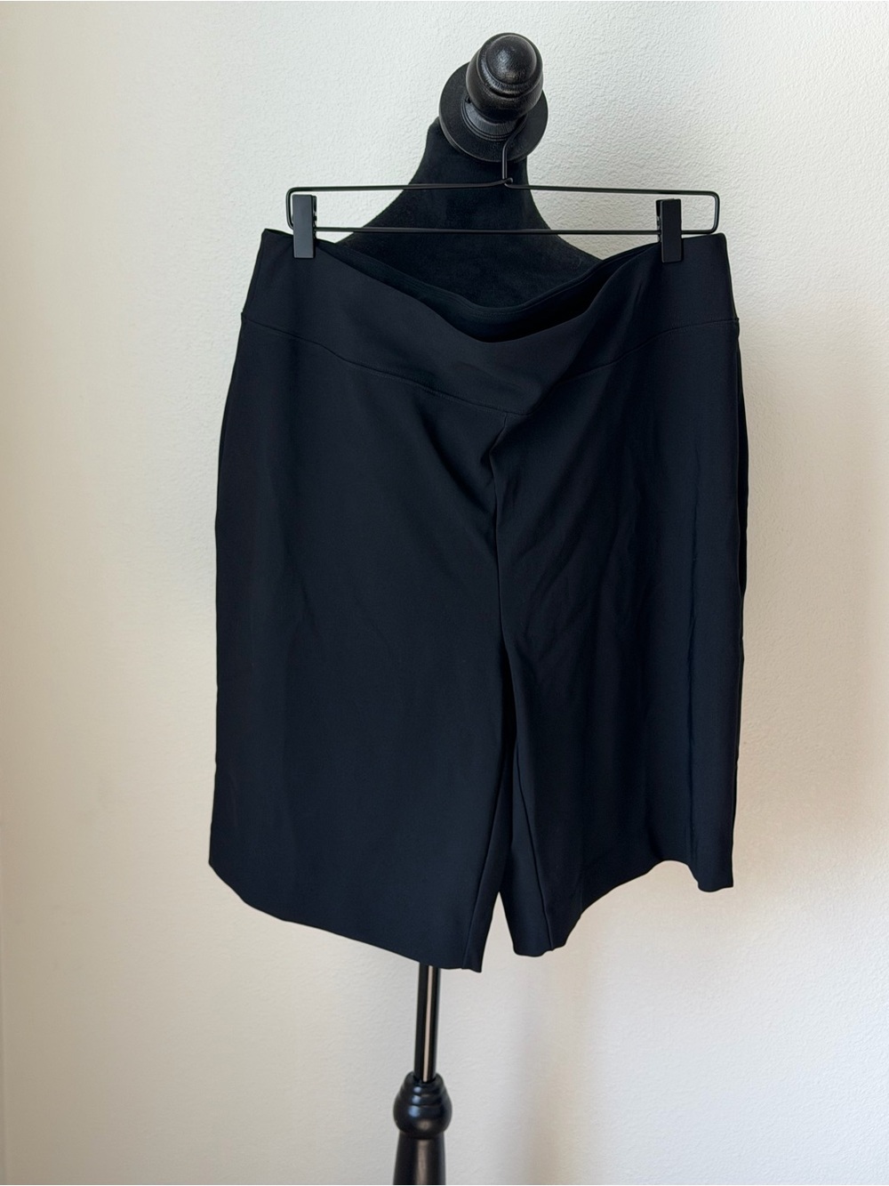 Boston Proper Travel Bermuda Black  Shorts Womens XL